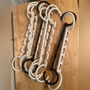 Lot of 10 wonder hangers